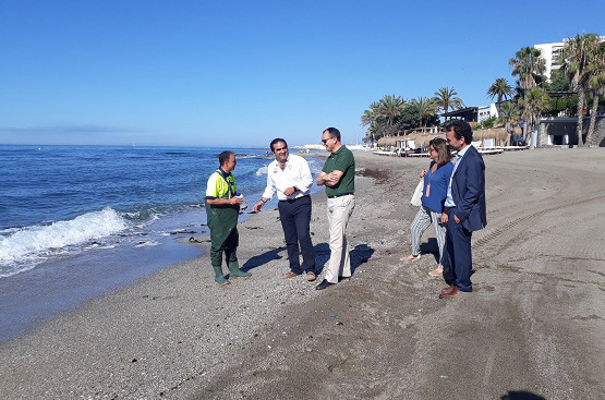 Ir a la noticia Hidralia y el Ayuntamiento de Marbella reparten 5.000 ceniceros para mantener las playas libres de colillas