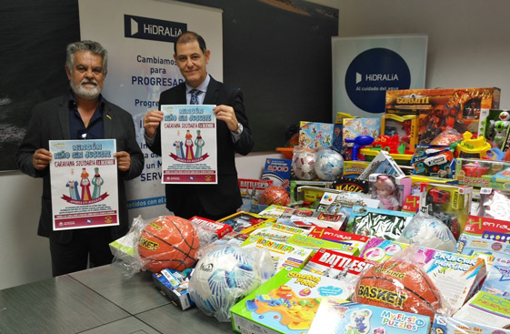 Ir a la noticia Hidralia entrega más de un centenar de juguetes a la Asociación de Reyes Magos de San Fernando