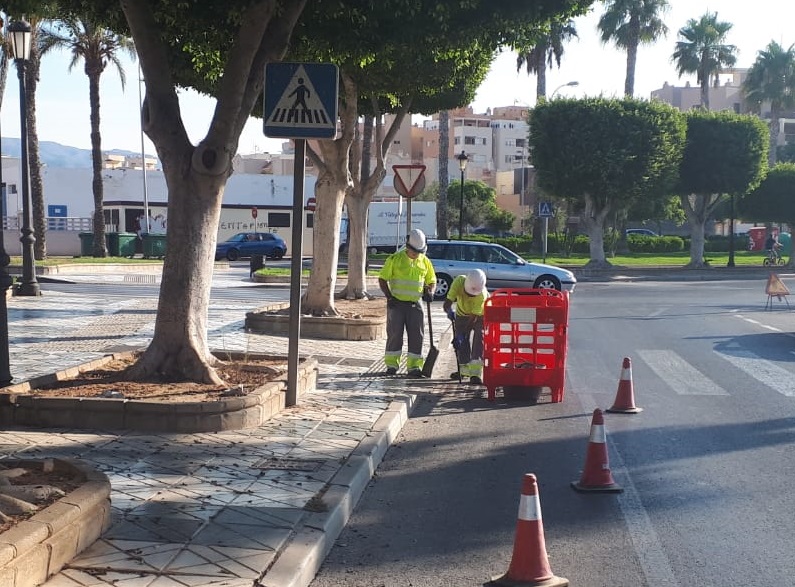 Ir a la noticia Hidralia intensifica las labores de limpieza de imbornales antes de las lluvias de otoño